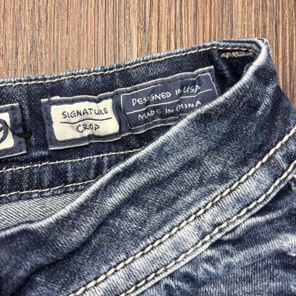 Miss Me Signature Crop Jeans Rhinestone Distressed Light Wash Size 29 - Picture 6 of 13